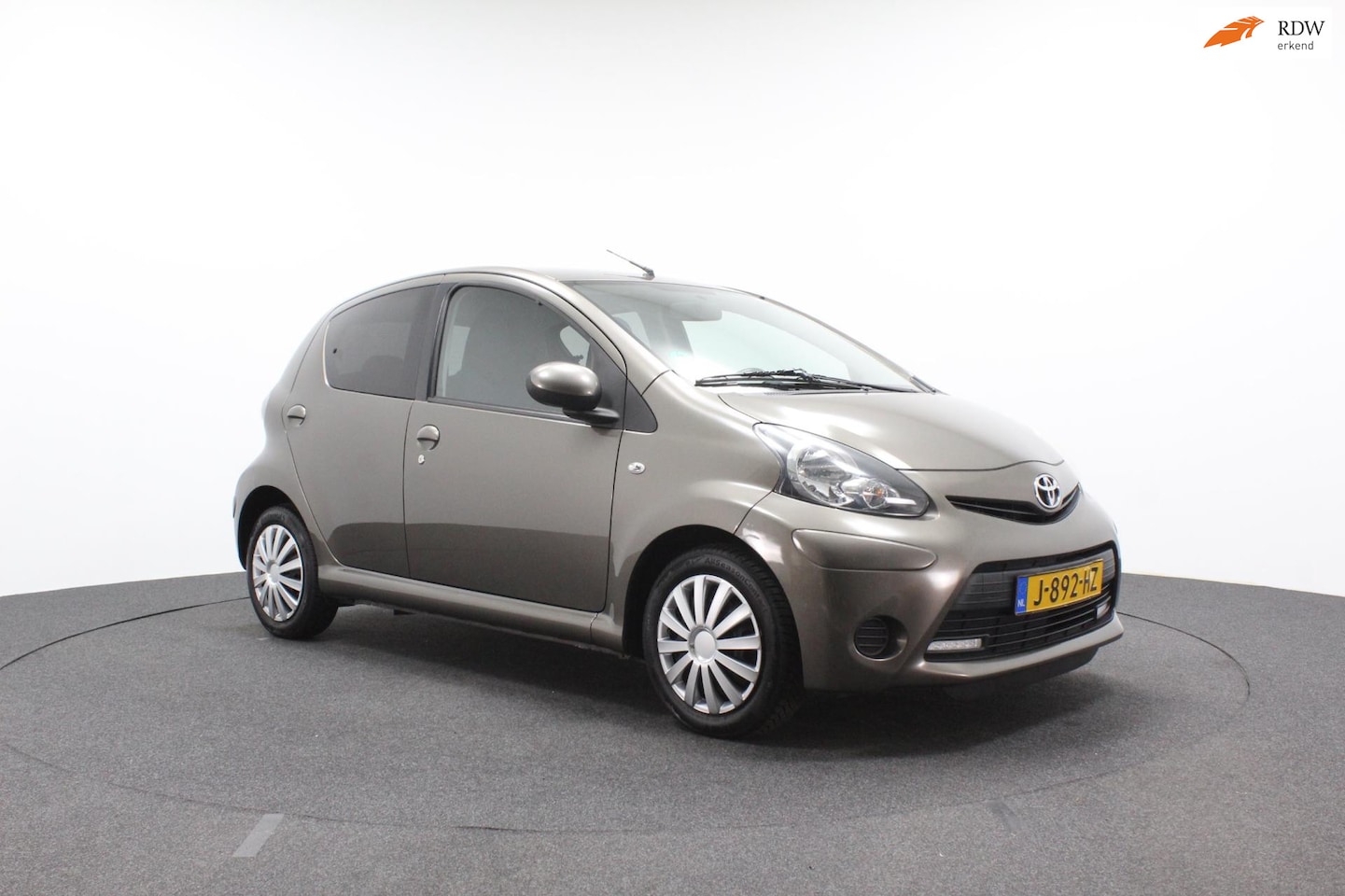 Toyota Aygo - 1.0 VVT-i Comfort | Airco | LED verlichting | Nette auto | Nieuwe APK - AutoWereld.nl