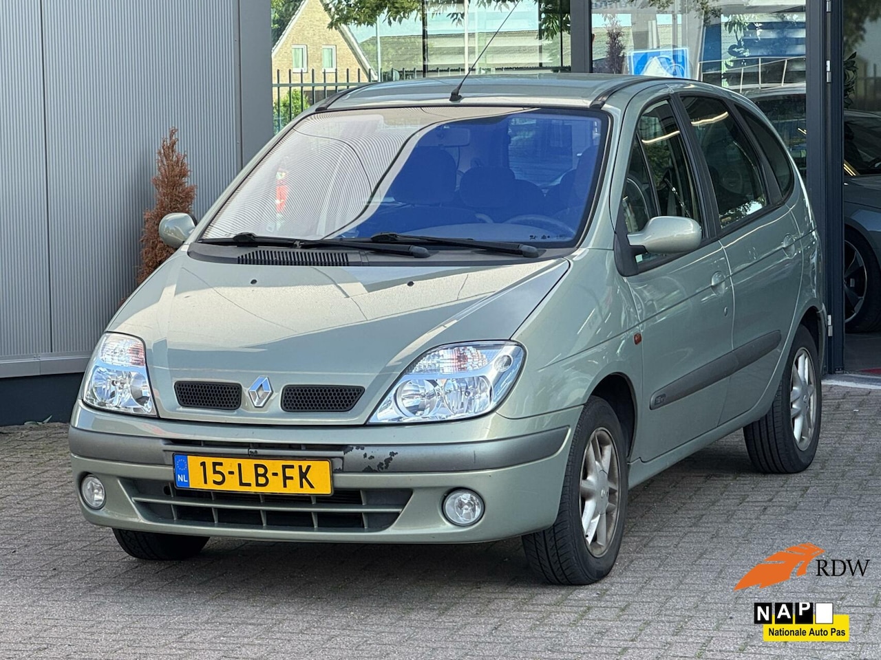 Renault Scénic - 1.6-16V Expression Automaat 2002 Clima Trekh - AutoWereld.nl