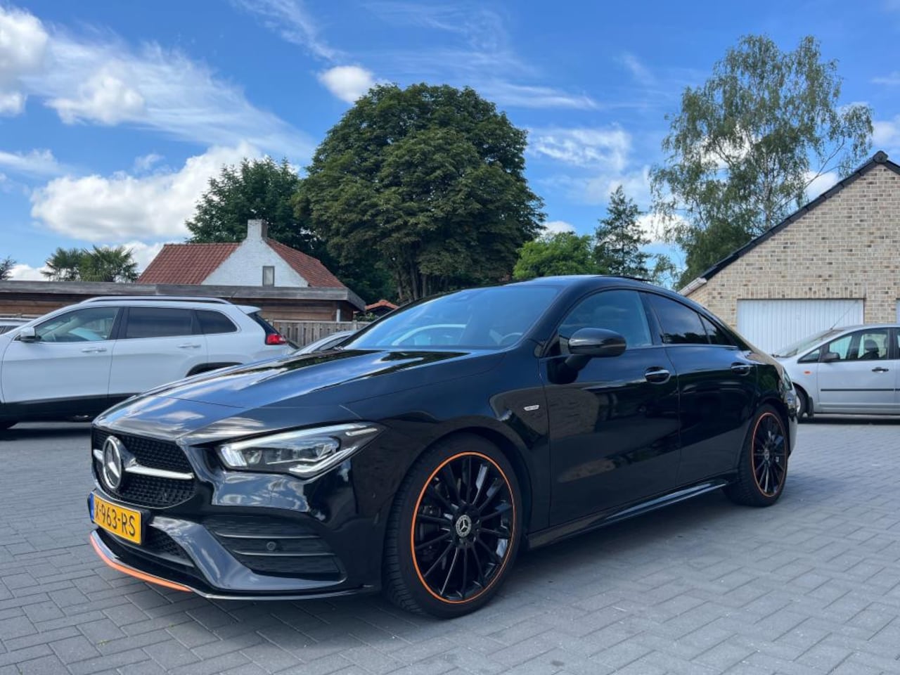Mercedes-Benz CLA-Klasse - 200 Orange Art Edition 2019 Nieuw Model Panodak Camera Navigatie - AutoWereld.nl