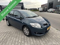 Toyota Auris - 1.6-16V Sol Business