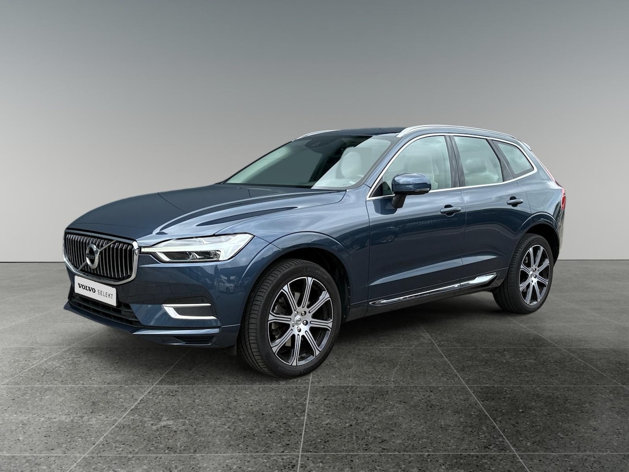 Volvo XC60 - 2.0 B5 Inscription | Lederen bekleding | Elektrisch verstelbare bestuurderstoel | Apple Ca - AutoWereld.nl