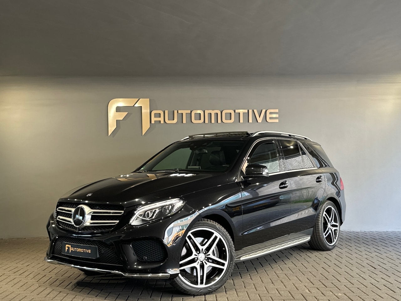 Mercedes-Benz GLE-Klasse - 400 4M AMG Pano|Memory|360Cam|Trekhaak - AutoWereld.nl