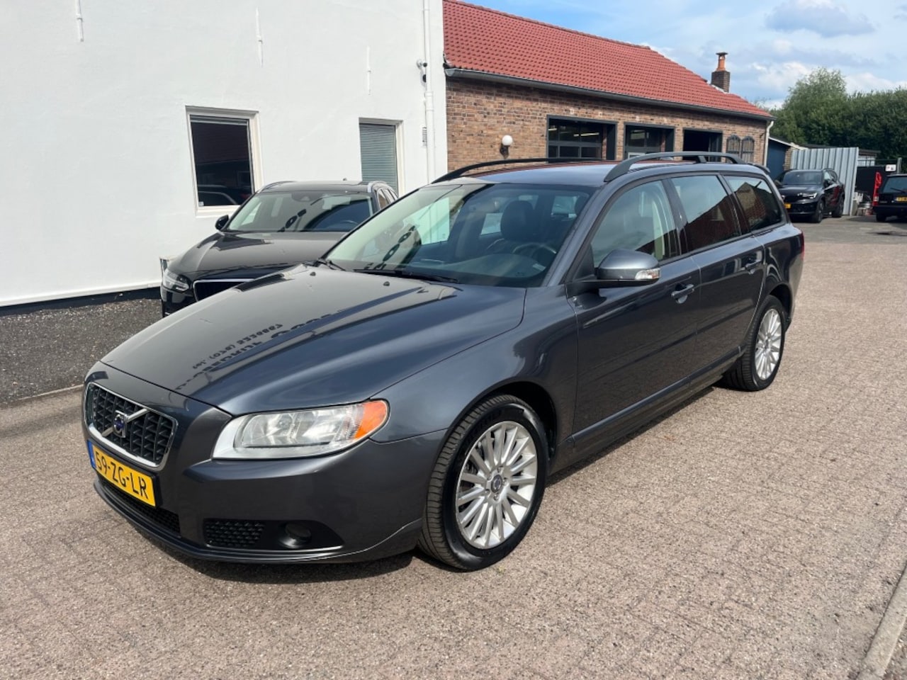 Volvo V70 - 2.5T Momentum 2.5 T Momentum - AutoWereld.nl