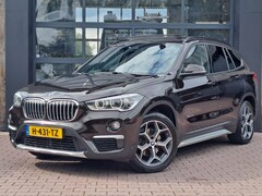 BMW X1 - sDrive18i High Executive | Automaat | Leder | Pano | Trekhaak | Cruise | PDC | All-seasons