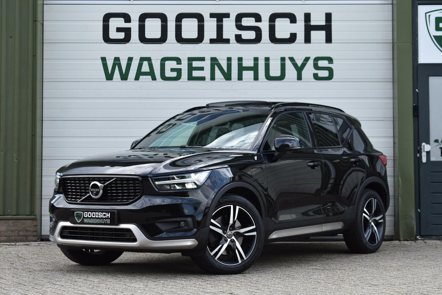Volvo XC40 - 1.5 T5 Recharge R-Design | Trekhaak | Stoel/Stuurverwarming | Camera | - AutoWereld.nl