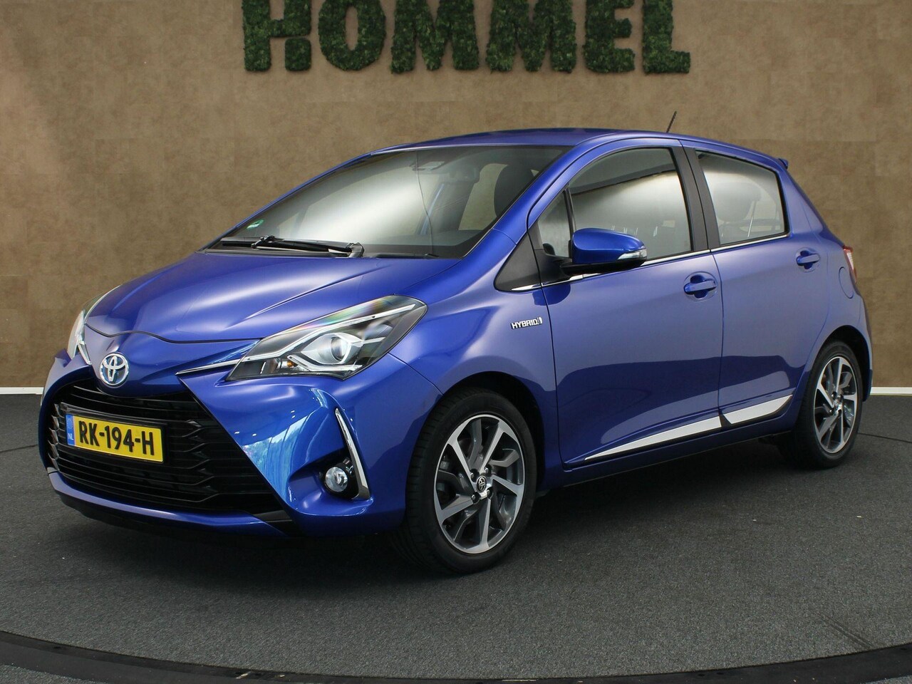 Toyota Yaris - 1.5 Hybrid Premium - ACHTERUITRIJ CAMERA - KEYLESS ENTRY & START - CLIMATE CONTROL - ELEKT - AutoWereld.nl