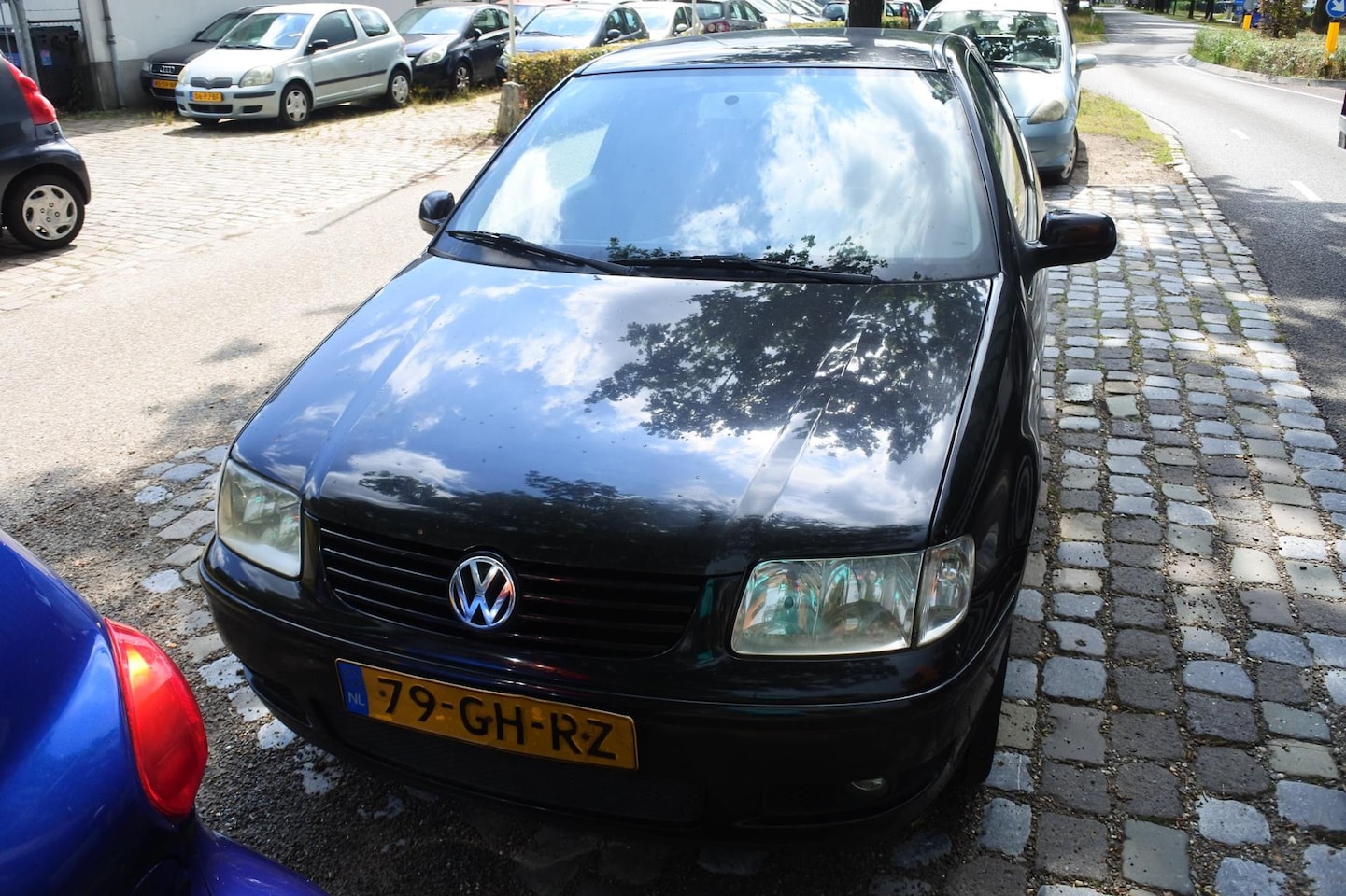 Volkswagen Polo - 1.4-16V Comfortline 202 dkm apk tot 16-1-2026 - AutoWereld.nl