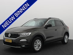 Volkswagen T-Roc - 1.0 TSI Style TREKHAAK / CARPLAY / ACC / DAB+ / PDC / BLUETOOTH / NL-AUTO
