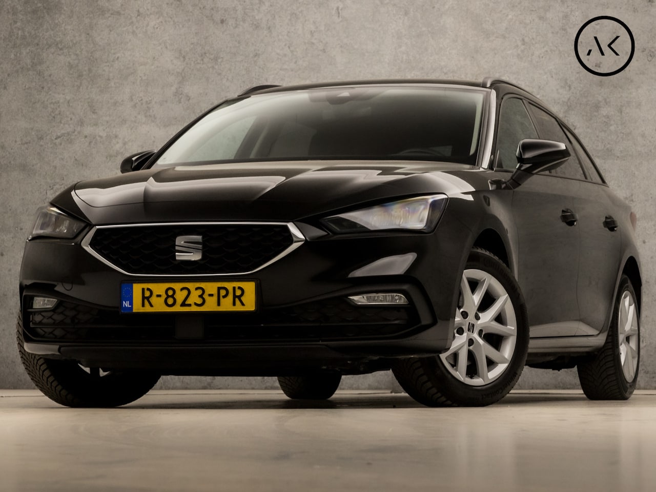 SEAT Leon Sportstourer - 1.0 TSI Sport (APPLE CARPLAY, CLIMATE, LM VELGEN, CRUISE, SPORTSTOELEN, GETINT GLAS, NIEUW - AutoWereld.nl