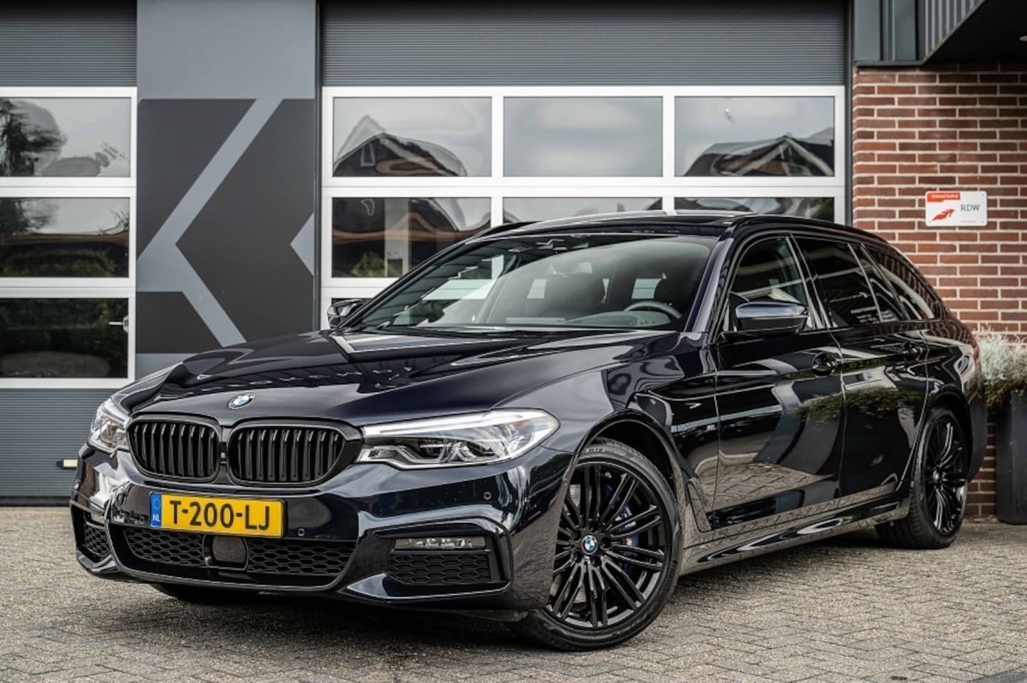 BMW 5-serie - 540 540i xDrive | M-Sport | Vierwielbesturing | Soft-close | Panorama | Stoel ventilatie/v - AutoWereld.nl