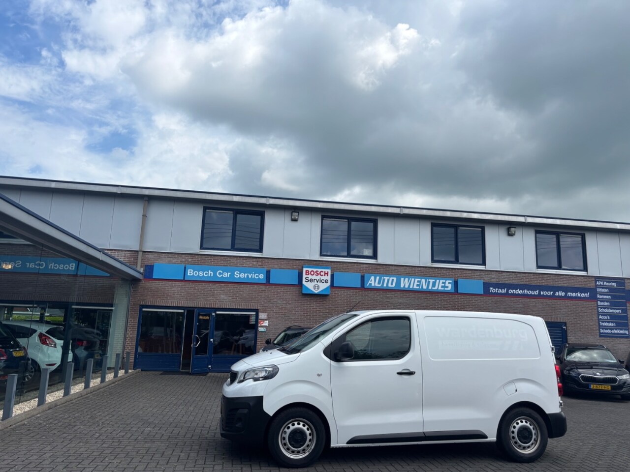 Peugeot Expert - 1.5 BlueHDI 75kw | Premium 3-Pers | Airco | Cruise - AutoWereld.nl