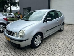 Volkswagen Polo - 1.4-16V Highline/ CarPlay/ Airco/Cruise