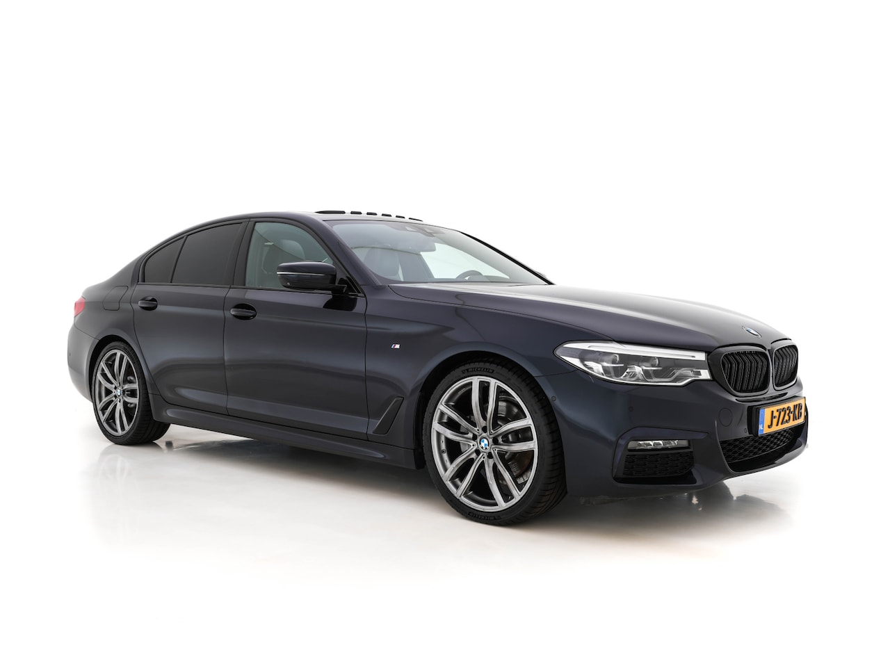 BMW 5-serie - 520d xDrive M-Sport-Pack High Executive Aut. *PANO | LUXURY-LEATHER | FULL-LED | HEAD-UP | - AutoWereld.nl