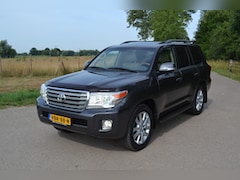 Toyota Land Cruiser V8 - 4.5 V8 D-4D Executive Standard Roof Window Van
