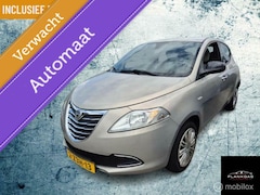 Lancia Y(psilon) - Ypsilon 0.9 TwinAir S MomoDesign