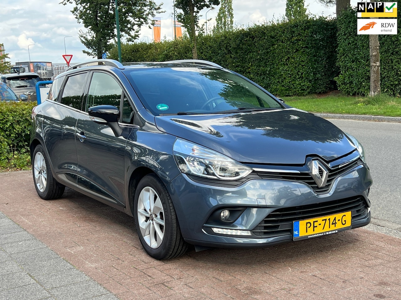 Renault Clio Estate - 0.9TCe Limited *NETTE AUTO|APK 06-2026 - AutoWereld.nl