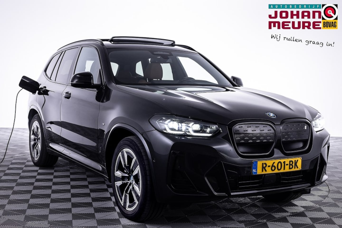 BMW iX3 - Executive 80 kWh M-Sport | PANORAMADAK | LEDER ✅ 1e Eigenaar - AutoWereld.nl