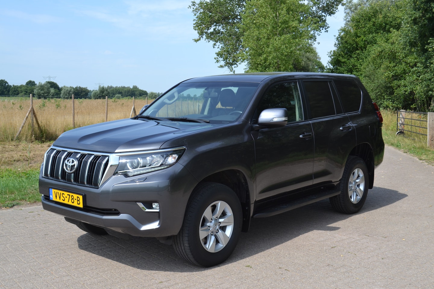 Toyota Land Cruiser Challenger - 2.8 D-4D-F Window Van - AutoWereld.nl