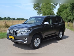 Toyota Land Cruiser Challenger - 2.8 D-4D-F Window Van