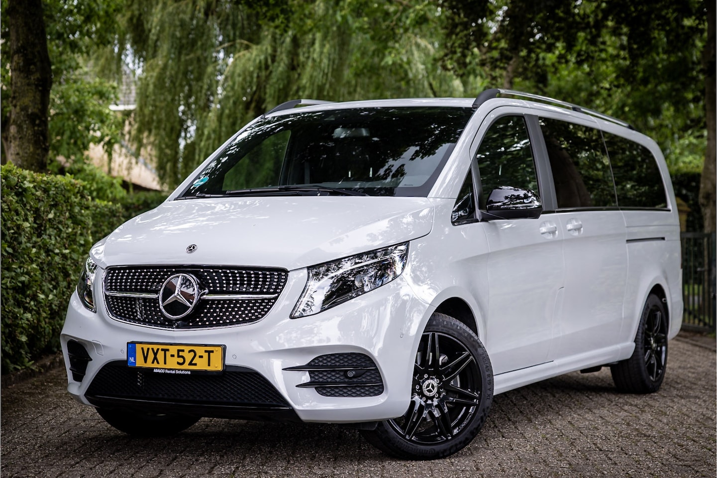 Mercedes-Benz V-klasse - 300d Extra Lang L3 DC AMG LIne Luchtvering Burmester Elektrische Deuren Stoelventilatie - AutoWereld.nl