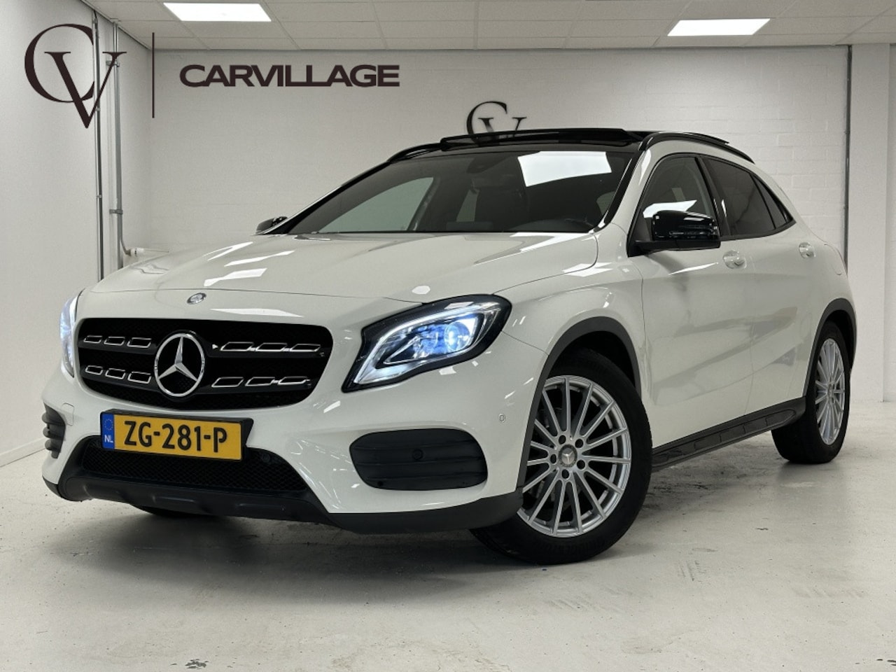 Mercedes-Benz GLA-Klasse - 200 AMG Premium | Trekhaak | Panoramadak | Camera | - AutoWereld.nl