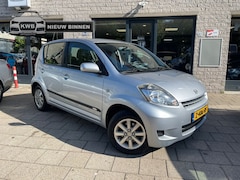 Daihatsu Sirion 2 - 1.3-16V Supreme Airco Nieuwe apk 5Drs