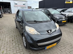 Peugeot 107 - 1.0-12V Millesim 200
