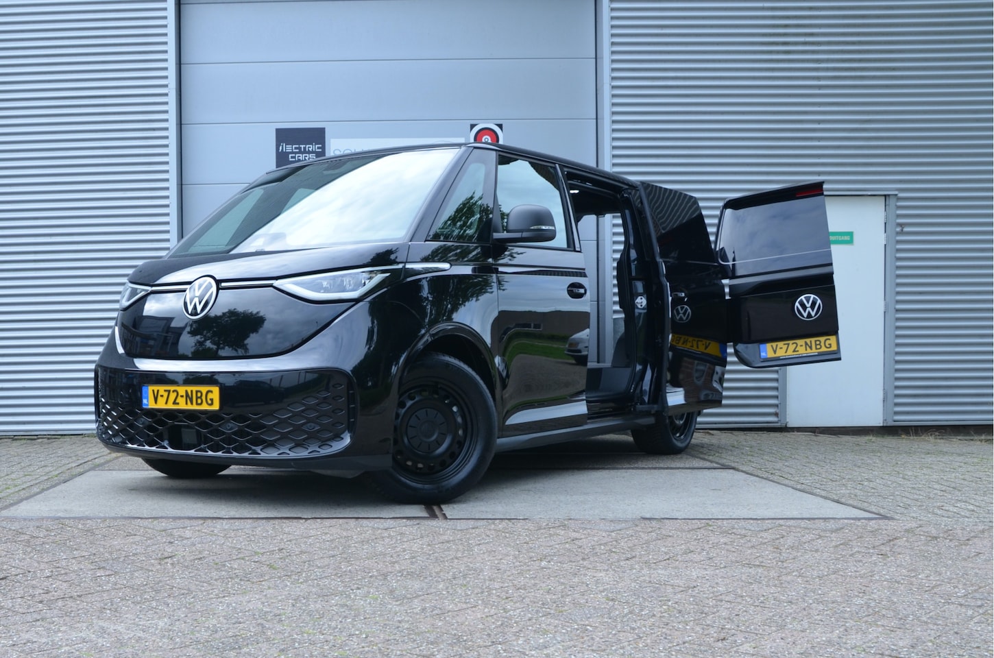 Volkswagen ID. Buzz Cargo - 77 kWh 2 schuif & 2 achterdeuren, Trekhaak, excl. BTW - AutoWereld.nl