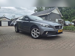 Volvo V40 Cross Country - 1.6 D2 Ocean Race LEDER-NAVI-BJ 2015