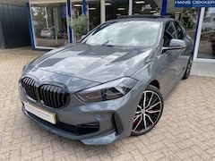 BMW 1-serie - 118i Exe H/K, Pano, Stoelver, M-sport