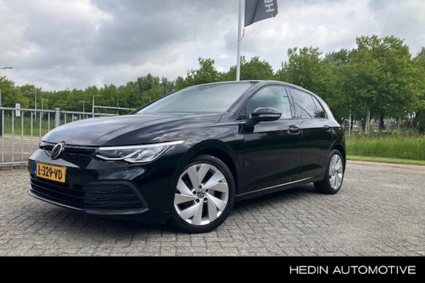 Volkswagen Golf - 1.5 eTSI 150PK R-Line Automaat - AutoWereld.nl