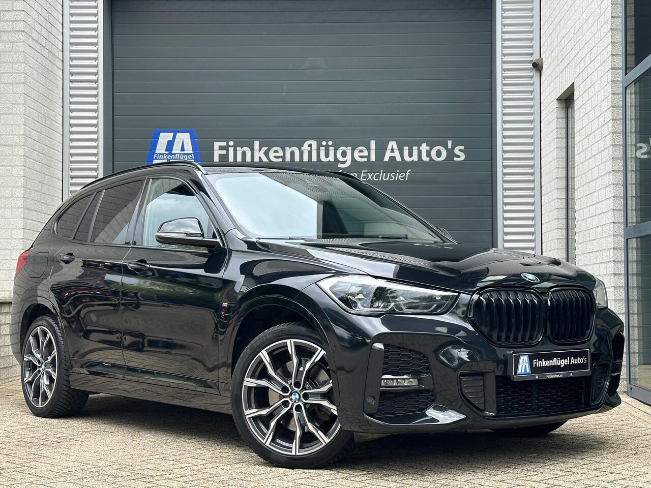 BMW X1 - XDrive25e M-sport 220 pk |Head-up |Trekhaak |Camera |Sfeer | - AutoWereld.nl