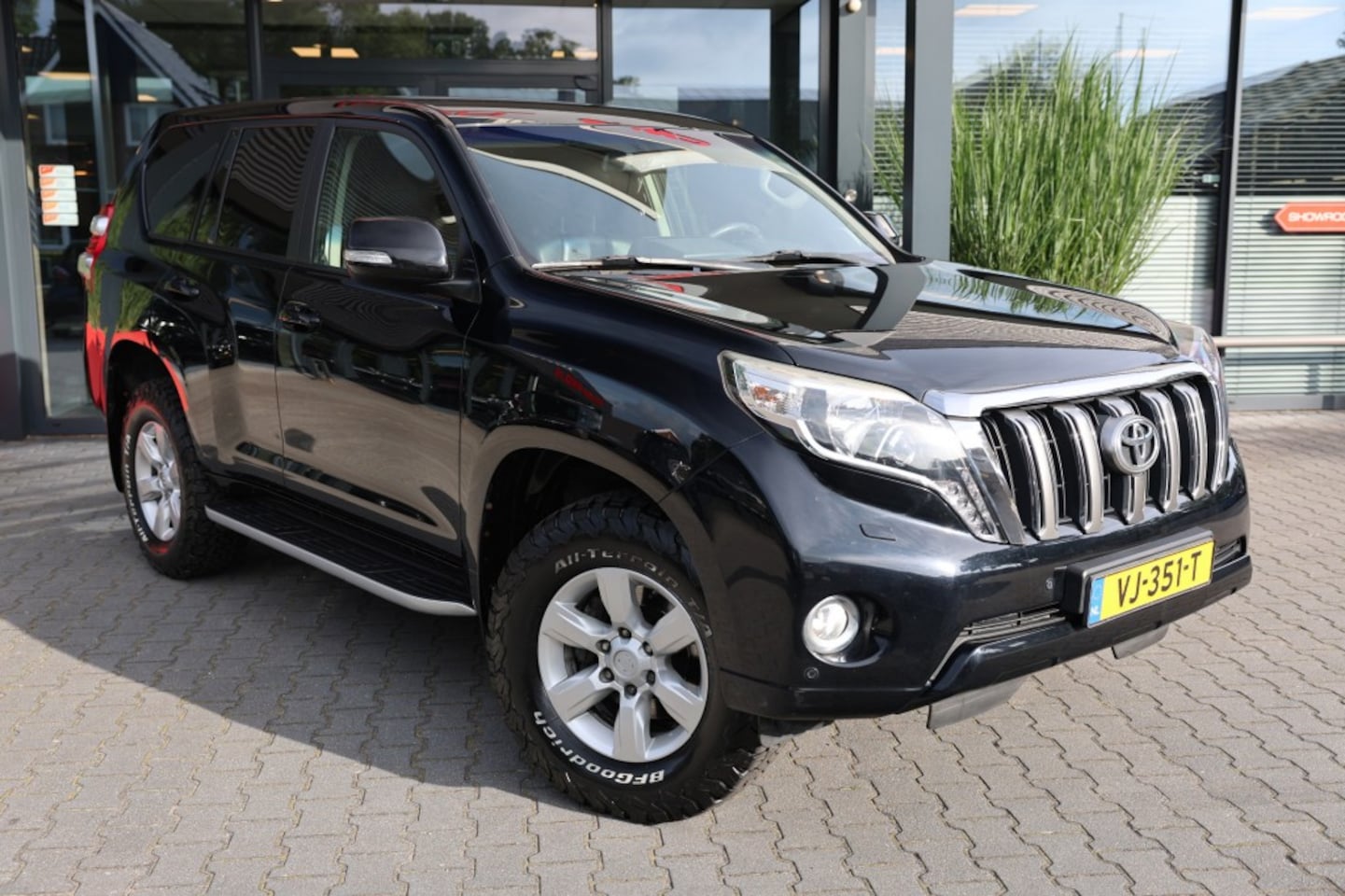 Toyota Land Cruiser 150 - 3.0 D-4D 5DRS 5DRS LEGEND A/T VAN MAG 7000 KG TREKKEN - AutoWereld.nl