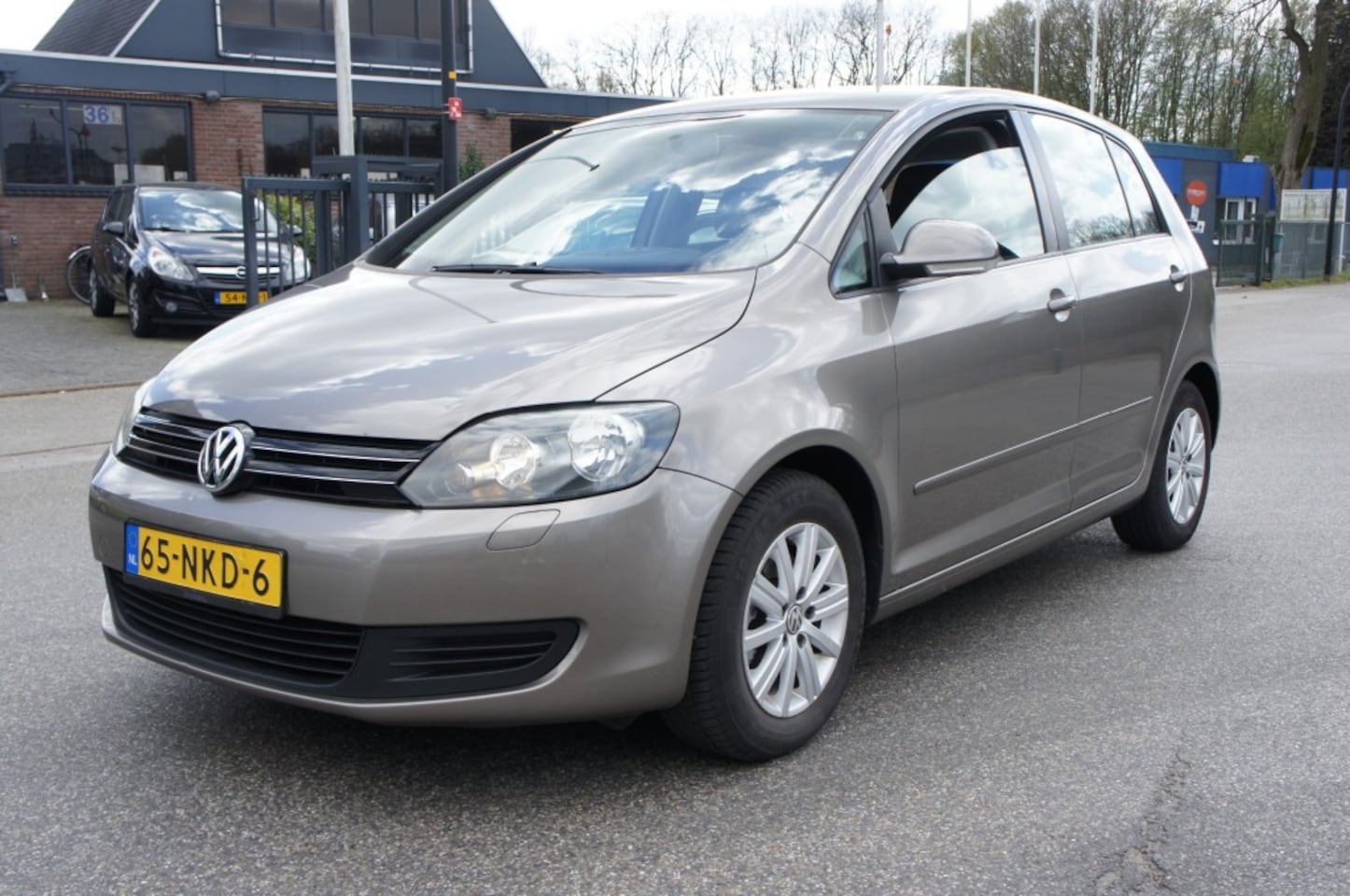Volkswagen Golf Plus - 1.4 TSI COMFORTLINE TREKH/NAVI/CRUISE/CLIMA KEURIGE STAAT - AutoWereld.nl