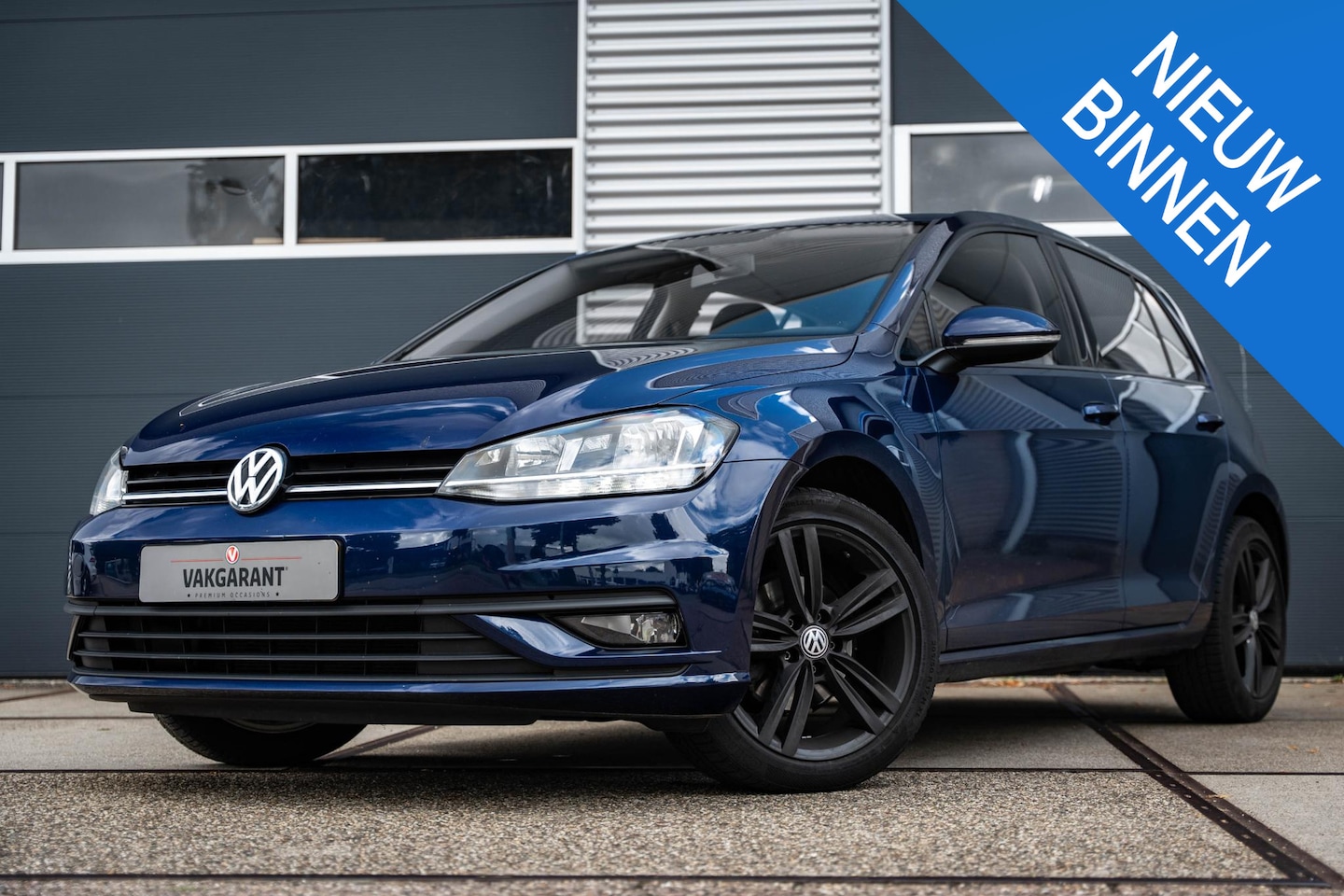 Volkswagen Golf - 1.0 TSI Trendline 1.0 TSI Trendline - AutoWereld.nl