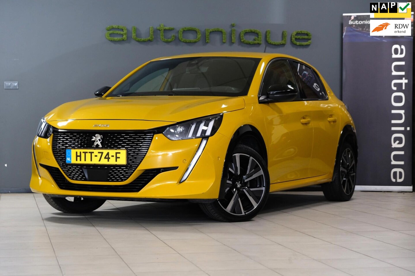 Peugeot 208 - 1.2 PureTech GT Pack 29dkm! Navigatie|Camera|Apple Carplay Geweldige Kleur!! - AutoWereld.nl