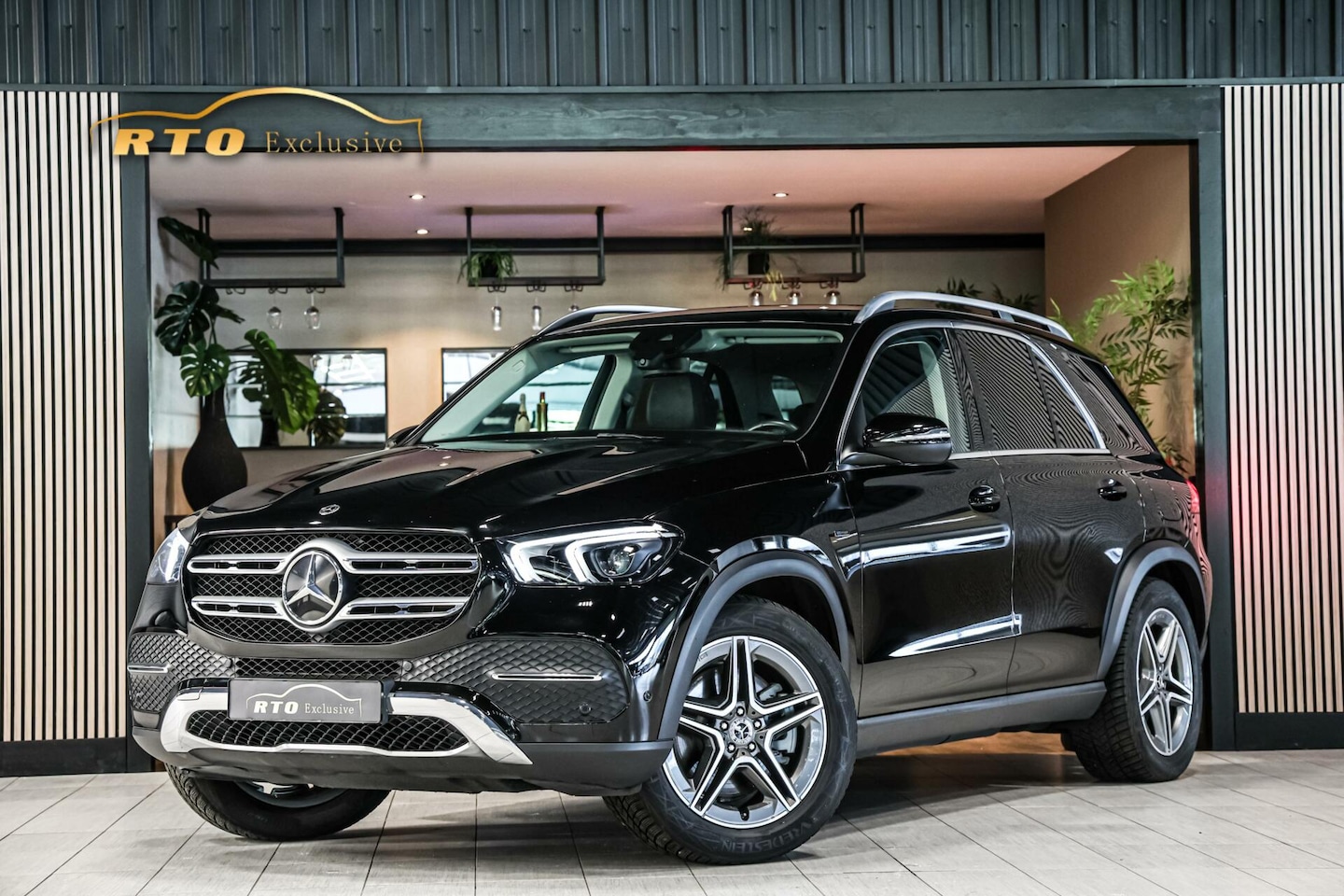 Mercedes-Benz GLE-Klasse - 350 e 4MATIC Premium Plus|Trekhaak|20'' - AutoWereld.nl