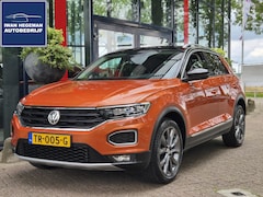 Volkswagen T-Roc - 1.5 TSI Sport 150PK | Navigatie | Virtual Cockpit | Afn. Trekhaak | Leer | PDC + Camera |