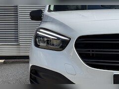 Mercedes-Benz Citan - 110 L2 Automaat Pro | Airco | Licht en Regensensor | Camera | LED | Trekhaak