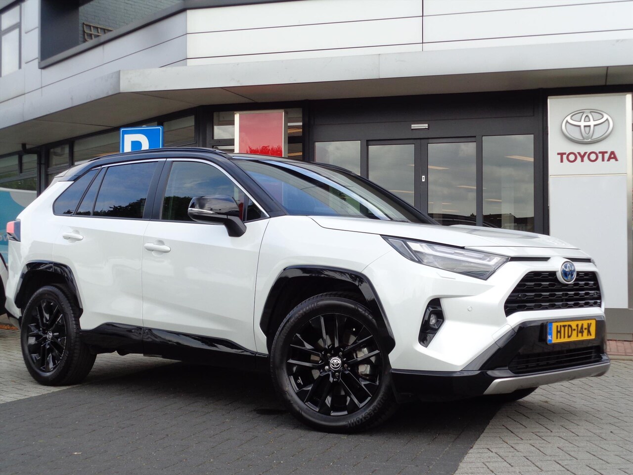 Toyota RAV4 - 2.5 Hybrid 222pk CVT AWD Style | STOELVERWARMING | CAMERA | ADAPTIVE CRUISE - AutoWereld.nl