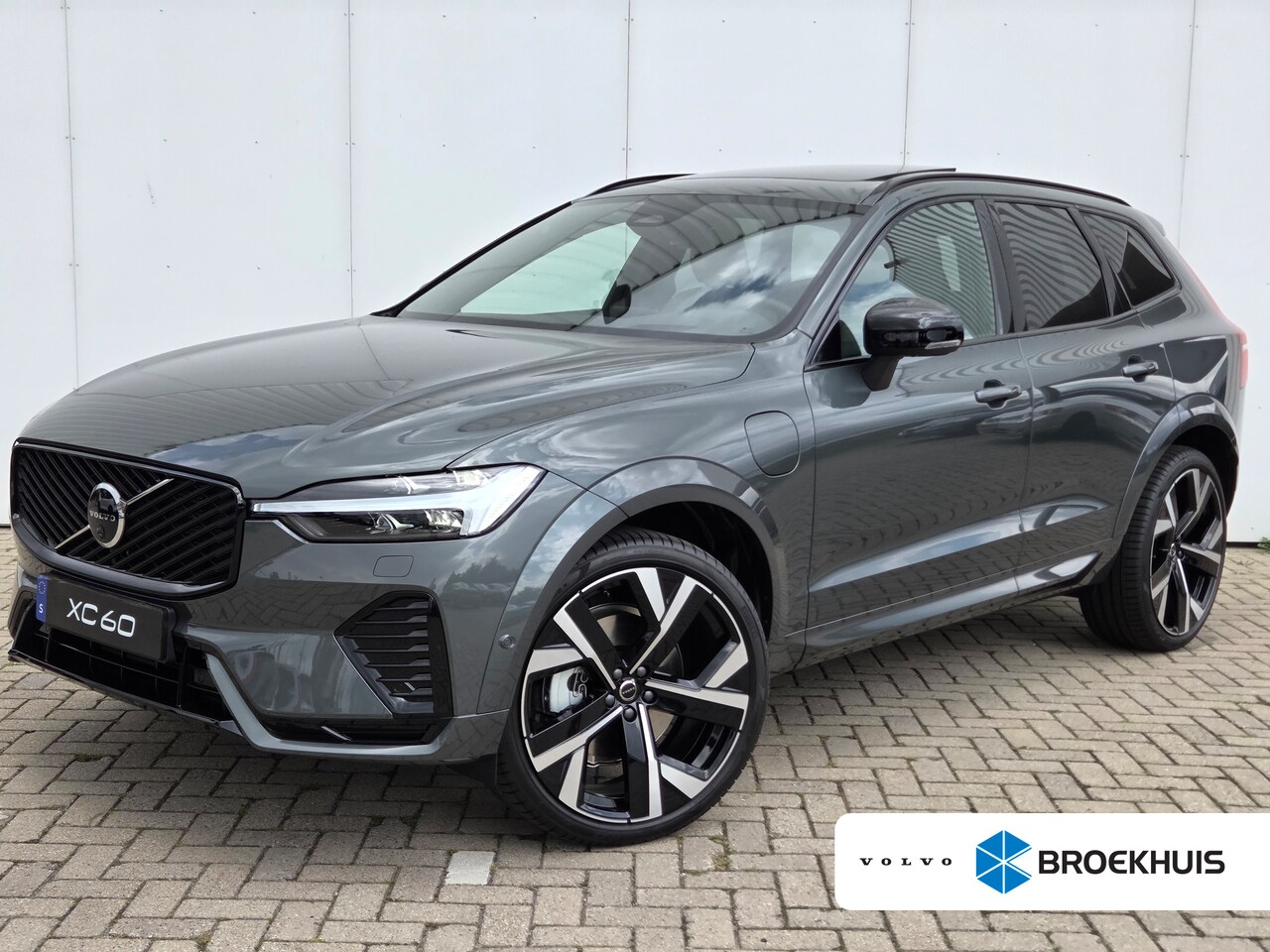 Volvo XC60 - T6 Plug-in hybrid AWD Plus Dark | Forest Lake | Harman Kardon | Pano | - AutoWereld.nl