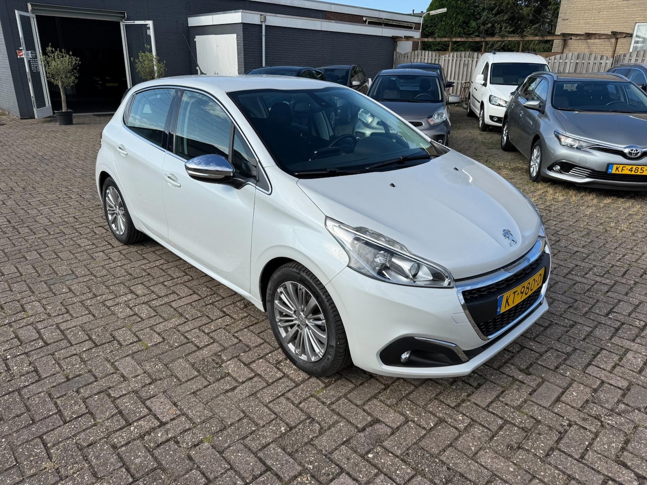 Peugeot 208 - 1.2 PureTech Allure 1.2 PureTech Allure - AutoWereld.nl