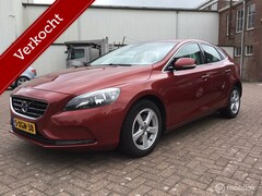 Volvo V40 - 2.0 D4 Momentum Business 140kw/191pk 100%onderhoud
