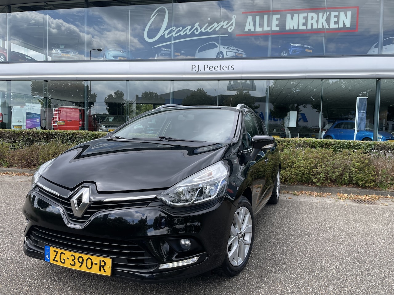 Renault Clio Estate - 0.9 TCe Limited Airco - Cruise control - Parkeersensoren achter - Navigatie full map - Mis - AutoWereld.nl