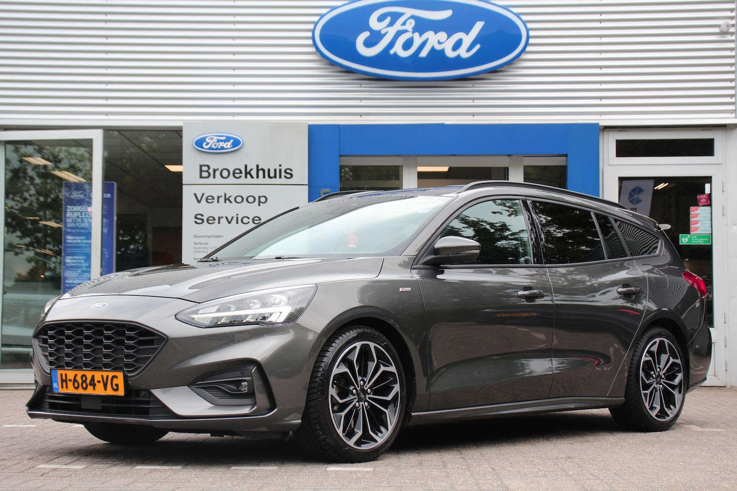 Ford Focus Wagon - 1.0EB ST-LINE | NL-AUTO! | 1 EIGENAAR! | WINTERPACK | AGR ZETELS | 18" LMV | PARK SENS V+A - AutoWereld.nl