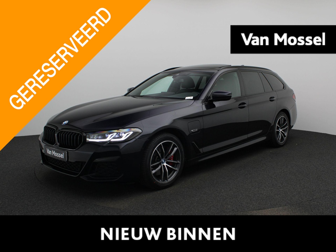 BMW 5-serie Touring - 530e Executive | Apple Carplay/Android Auto | Achteruitrijcamera | Lederen Bekleding | Har - AutoWereld.nl