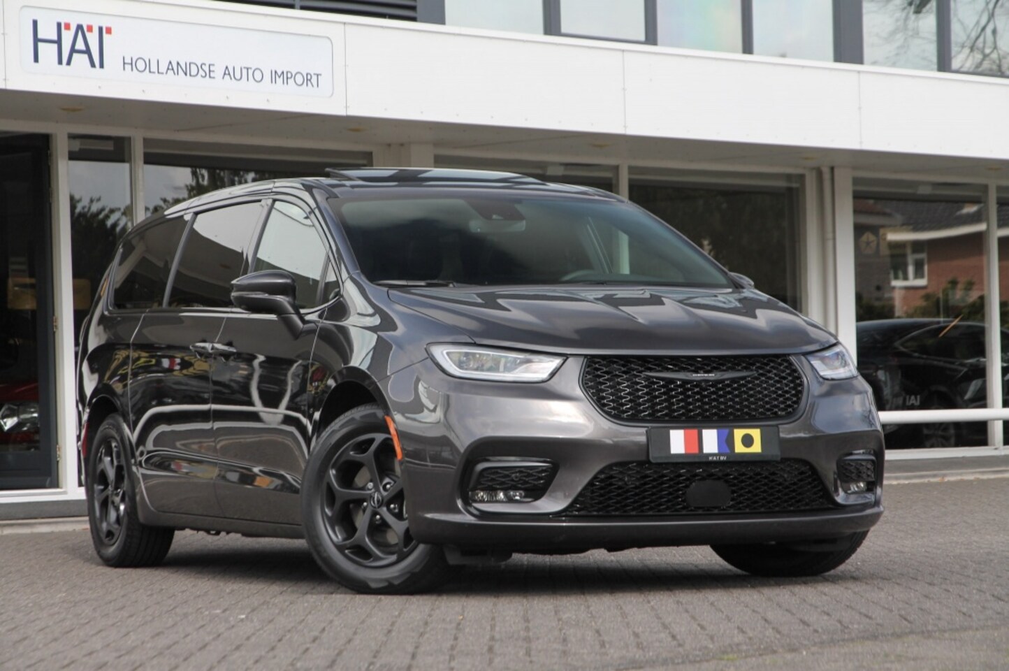 Chrysler Pacifica - 3.6 V6 Hybrid S I 7 pers. I Pano I ACC - AutoWereld.nl