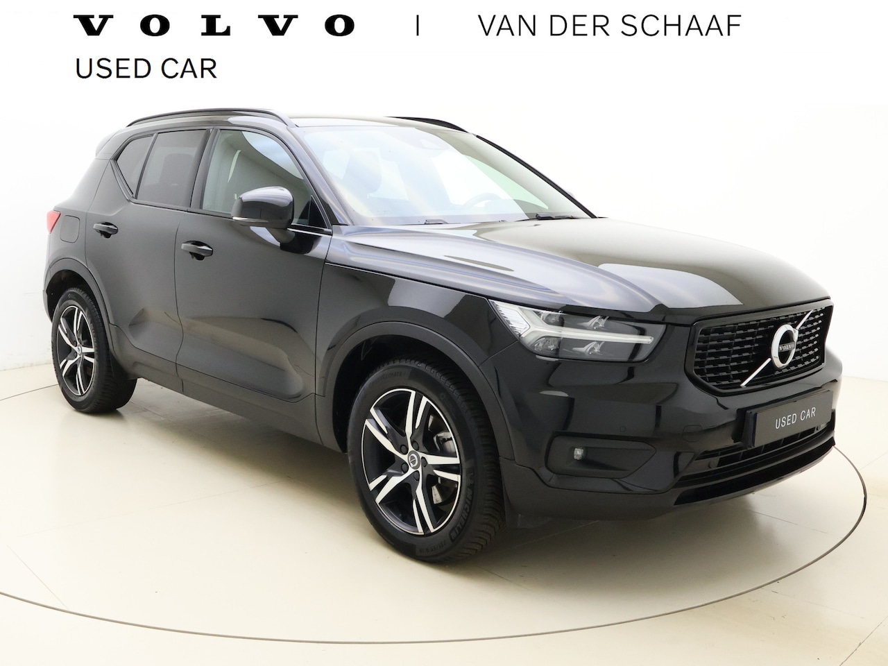 Volvo XC40 - B4 AWD 211pk R-Design / Nubuck / Camera achter / Trekhaak / BLIS / ACC / Elektr. Achterkle - AutoWereld.nl