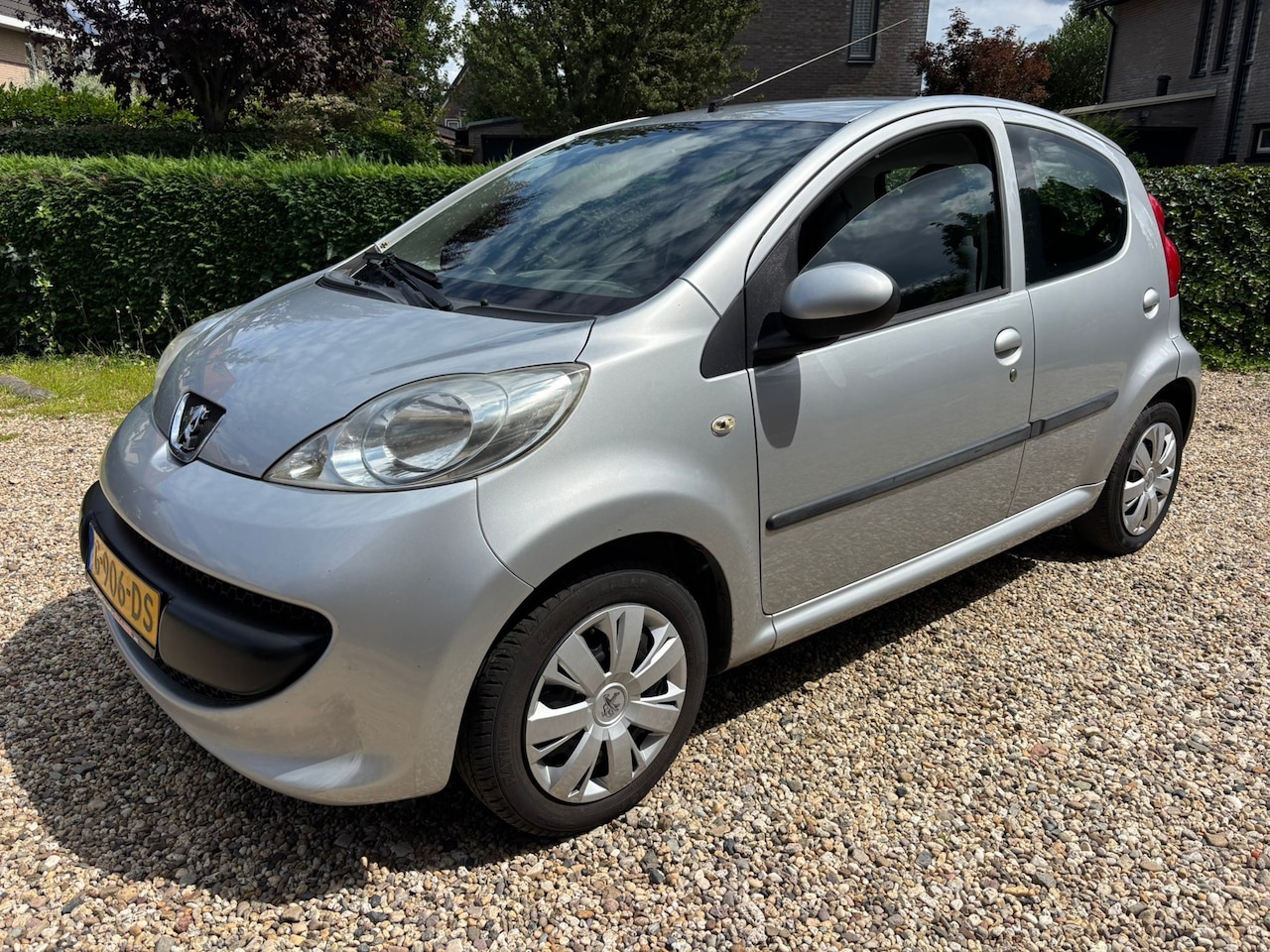 Peugeot 107 - 1.0-12V XR 1.0-12V XR - AutoWereld.nl