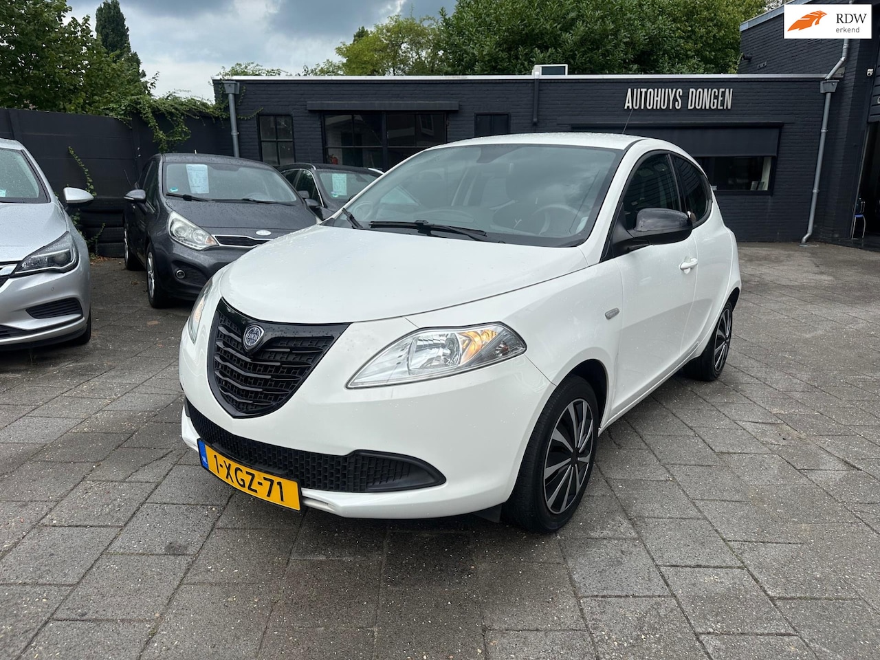 Lancia Y(psilon) - Ypsilon 0.9 TwinAir Elefantino Plus! Airco! - AutoWereld.nl